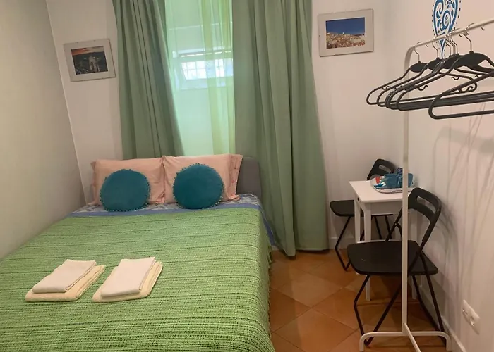 Casa de hóspedes House And In