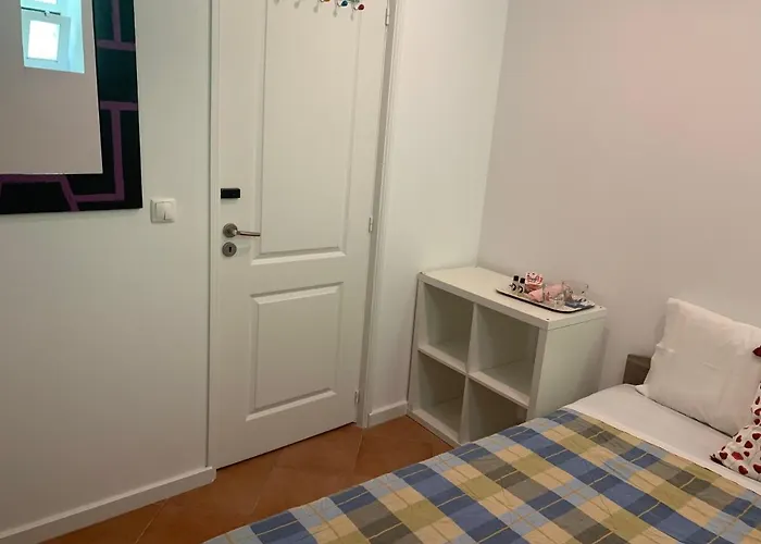 Casa de hóspedes House And In